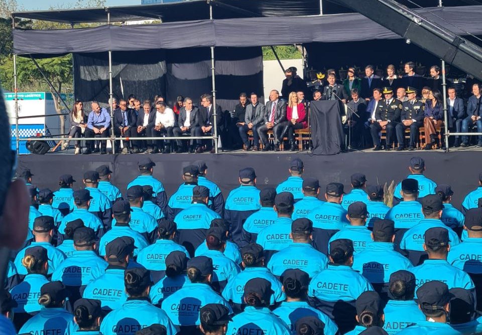 Vicente López: Kicillof encabezó el acto de egreso de 3.492 cadetes y 500 conductores de la Policía Bonaerense