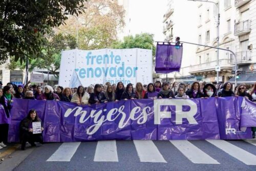 Al grito de Ni una menos: vivas y libres nos queremos