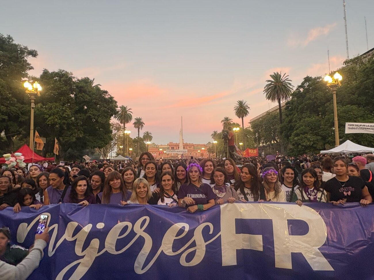 Miles de Mujeres se Movilizaron Contra la Violencia de Género y en Defensa de sus Derechos