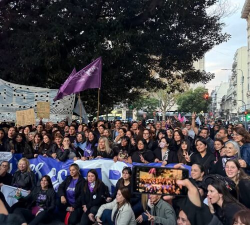 A 10 años de Ni Una Menos, el Frente Renovador marchó con un mensaje claro: “Estamos de luto, pero también de pie”