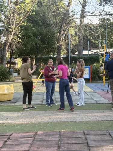 Salzmann y Vannelli estuvieron en la Plaza de los inmigrantes en Vicente López para explicar la Boleta Única de Papel y criticar el ajuste del gobierno de Milei